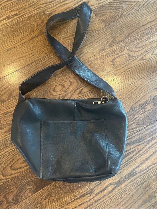 HOBO Handbags - HOBO International vtg Leather Shoulder Bag - Classic Everyday Tote
